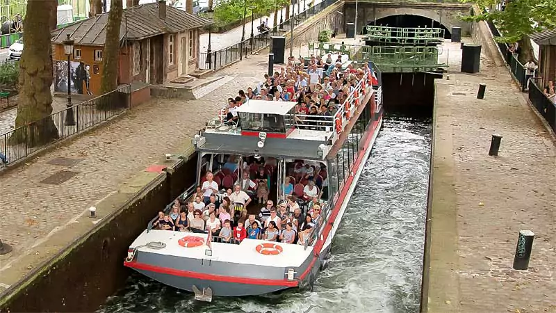 Canal Saint-Martin Cruise