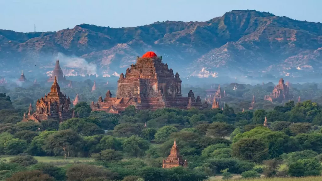 EXPLORING BAGAN IN MYANMAR: OUR EXPERIENCE AND TIPS 2024