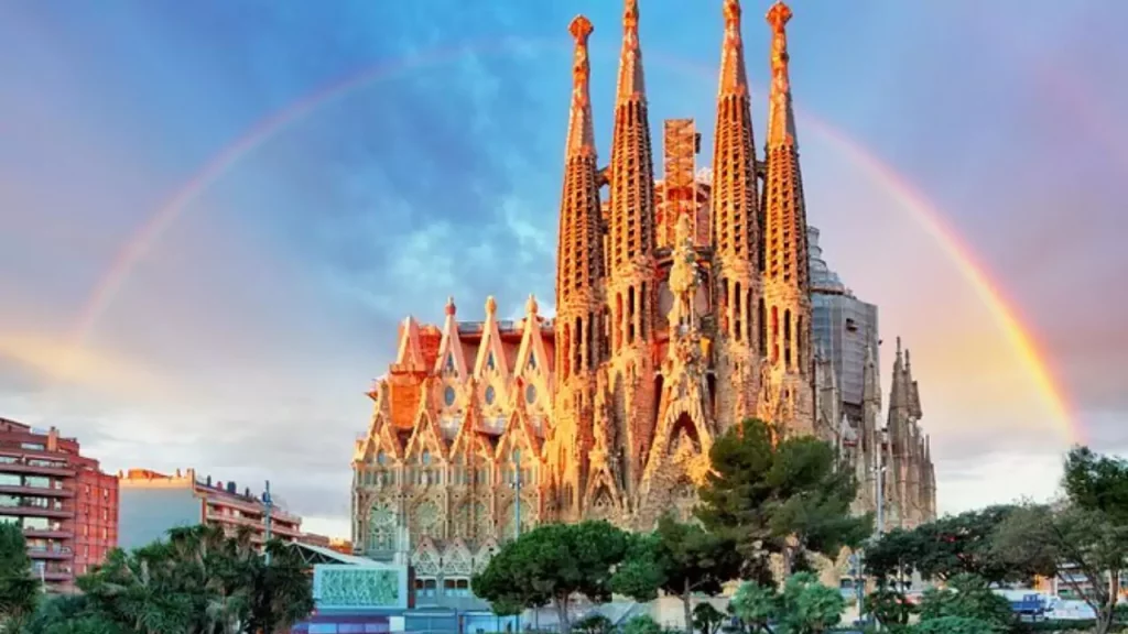 A Complete Guide for Visiting the Sagrada Família in Barcelona 2024
