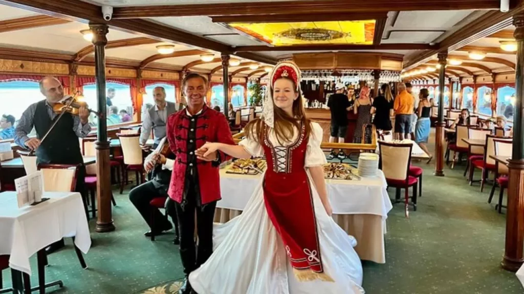 Dinner Cruise and Traditional Performances in Budapest